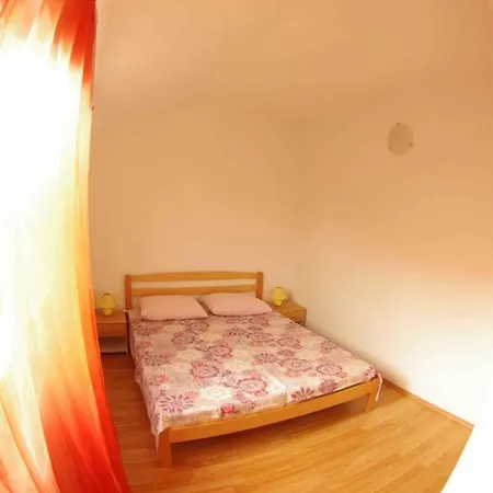 Appartement Two-bedroom In Iii Ražanac