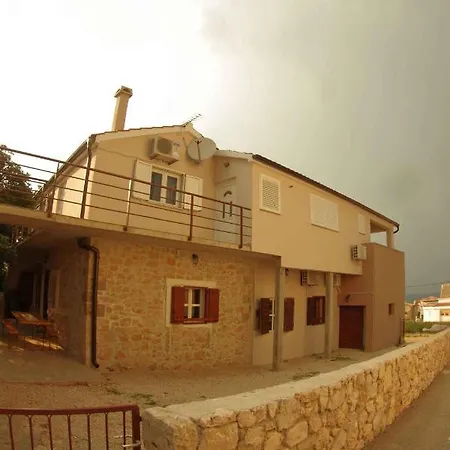 Two-bedroom In Iii Appartement