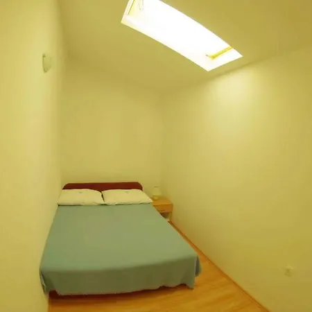 Two-bedroom In Iii Appartement Ražanac
